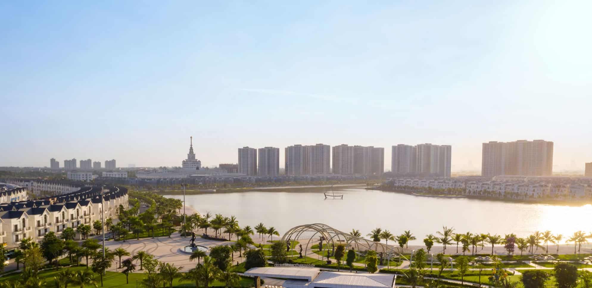 Vinhomes-la-thuong-hieu-bat-dong-san-trung-va-cao-cap-theo-mo-hinh-khu-do-thi-ben-vung-dang-cap-quoc-te Vinhomes là thương hiệu bất động sản trung và cao cấp theo mô hình khu đô thị bền vững đẳng cấp quốc tế.